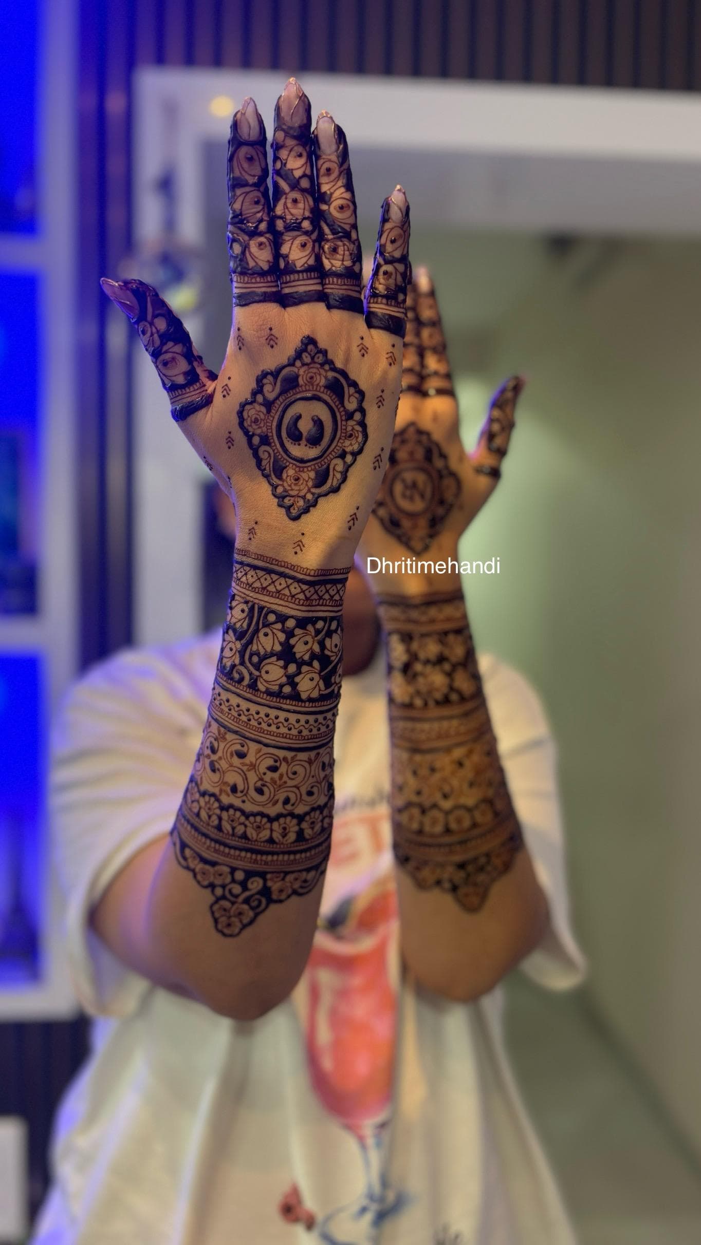 Dhriti Mehendi bridal artistry